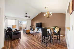 496 Mapleleaf Dr, Union Township, OH 45255 - Photo 2