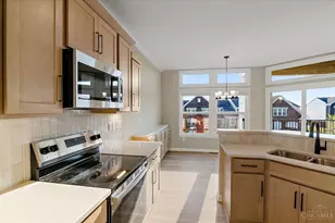 419 Bandon Dunes Ct, Turtle Creek Township, OH 45036 - Photo 4