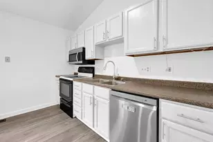 685 Mockingbird Ln, Union Township, OH 45244 - Photo 10