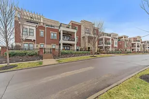 220 Vintage Club Dr, Montgomery, OH 45249 - Photo 1