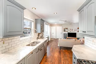 4153 Paxton Woods Ln, Cincinnati, OH 45209 - Photo 8