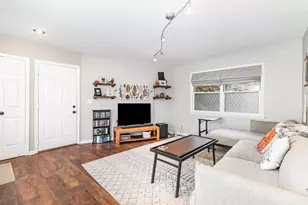 4153 Paxton Woods Ln, Cincinnati, OH 45209 - Photo 10