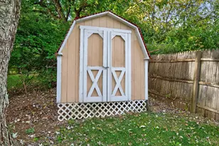 12161 Birchgrove Ct, Colerain Township, OH 45251 - Photo 44