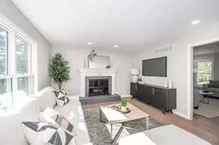 8205 Indian Trail Dr, Madeira, OH 45243 - Photo 12