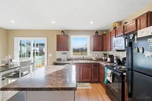 212 Wooded Ridge Dr, Batavia Township, OH 45102 - Photo 12