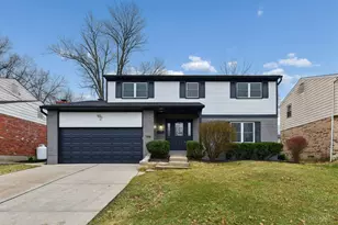 1033 Hearthstone Dr, Springfield Township, OH 45231 - Photo 2