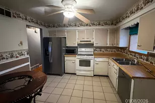 5675 Hollowview Ct, Delhi Township, OH 45238 - Photo 6