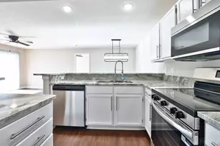 12181 Regency Run Ct, Springfield Township, OH 45240 - Photo 4