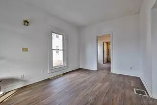 5366 Tyndall Ave, Cincinnati, OH 45233 - Photo 6