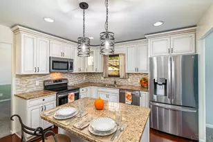 3398 Stevie Ln, Green Township, OH 45239 - Photo 6