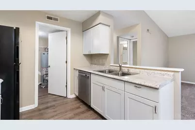 539 Aspen Glen Dr #429, Union Township, OH 45244 - Photo 4