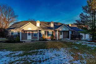 136 N Rdg Dr, Oxford, OH 45056 - Photo 2