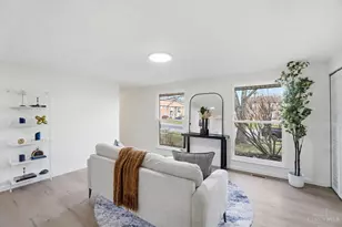 2458 Mustang Dr, Cincinnati, OH 45211 - Photo 10