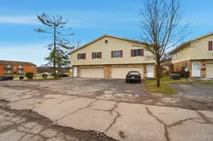 2458 Mustang Dr, Cincinnati, OH 45211 - Photo 2