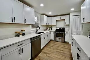 1717 Aspenhill Dr, Springfield Township, OH 45240 - Photo 12