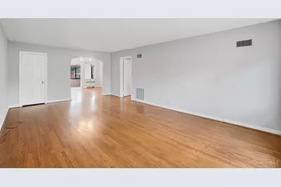 2210 Victory Parkway #102, Cincinnati, OH 45206 - Photo 8