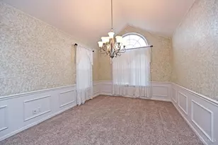 704 Traverse Creek Dr, Miami Township, OH 45150 - Photo 10