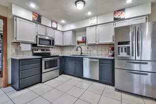 4058 Schroeder Dr, Fairfield Township, OH 45011 - Photo 14