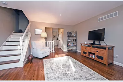 7 Creekwood Square #7, Glendale, OH 45246 - Photo 8