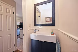 7 Creekwood Square, Glendale, OH 45246 - Photo 16