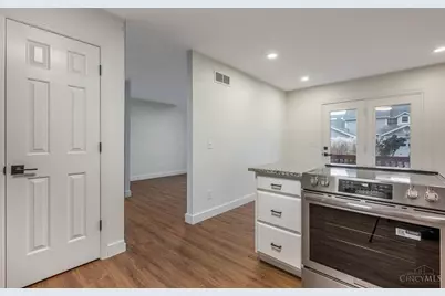 11784 Gable Glen Lane, Symmes Township, OH 45249 - Photo 6