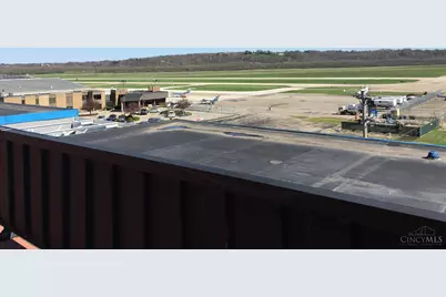 4240 Airport Road, Cincinnati, OH 45226 - Photo 10