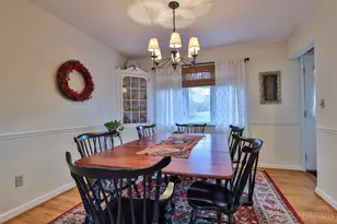 10184 Lochcrest Dr, Springfield Township, OH 45231 - Photo 14