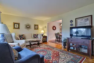 10184 Lochcrest Dr, Springfield Township, OH 45231 - Photo 8