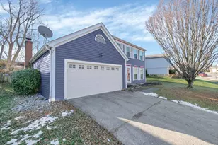 5449 Dengail Dr, Delhi Township, OH 45238 - Photo 2