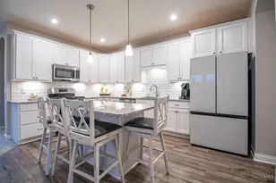 1358 Brookchase Cir, Hamilton Township, OH 45039 - Photo 4