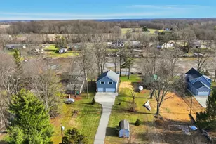 1065 Brunswick Dr, Perry Township, OH 45118 - Photo 2