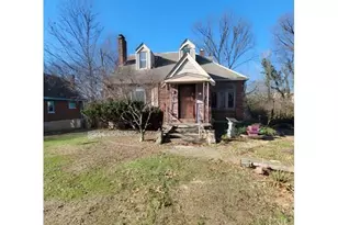 2507 Forthmann Pl, Cincinnati, OH 45211 - Photo 2
