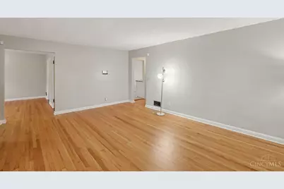 7873 Bobolink Drive, Cincinnati, OH 45224 - Photo 8
