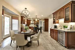 1118 Glen Echo Ln, Miami Township, OH 45150 - Photo 8