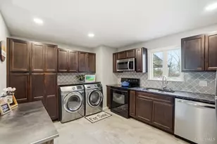 8797 Long Ln, Springfield Township, OH 45231 - Photo 12