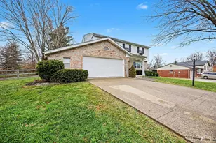 856 Meadow Ridge Dr, Union Township, OH 45245 - Photo 4