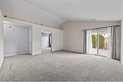 219 Hartford Court, Hamilton Township, OH 45039 - Photo 12