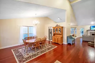 6074 Weber Oaks Dr, Miami Township, OH 45140 - Photo 4