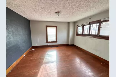 200 E Siebenthaler, Dayton, OH 45405 - Photo 8