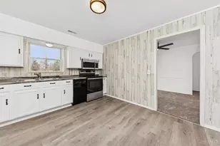 478 Roney Ln, Union Township, OH 45244 - Photo 10