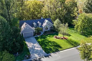 11667 Symmes Creek Dr, Loveland, OH 45140 - Photo 4