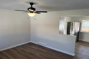 1453 Verdale Dr, Anderson Township, OH 45230 - Photo 2