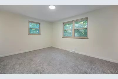 8301 Red Lion Five Points Road, Clear Creek Township, OH 45066 - Photo 18