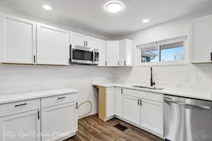 1285 Landis Ln, Cincinnati, OH 45231 - Photo 14