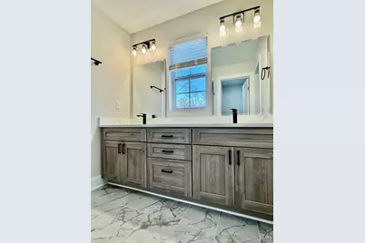 2735 Silverleaf Avenue, Cincinnati, OH 45212 - Photo 34