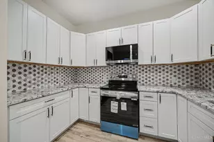 112 Valencia St, Cincinnati, OH 45219 - Photo 8