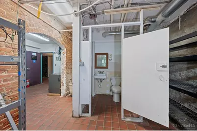 126 W Sixth Street, Cincinnati, OH 45202 - Photo 34