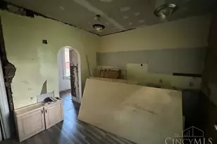 2307 Vine St, Cincinnati, OH 45219 - Photo 8