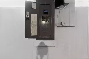 1762 Ashbrook Dr, Cincinnati, OH 45238 - Photo 18