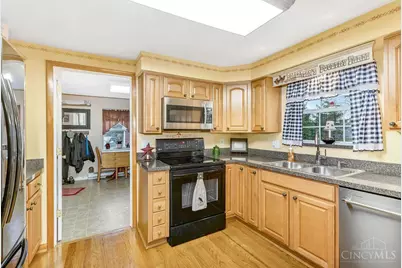 470 Little Turtle Lane, Union Township, OH 45244 - Photo 10